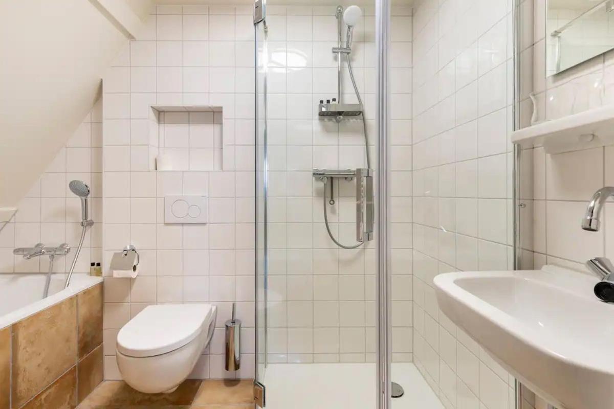 Boutique Hotel Jongwijs Westzaan Buitenkant foto