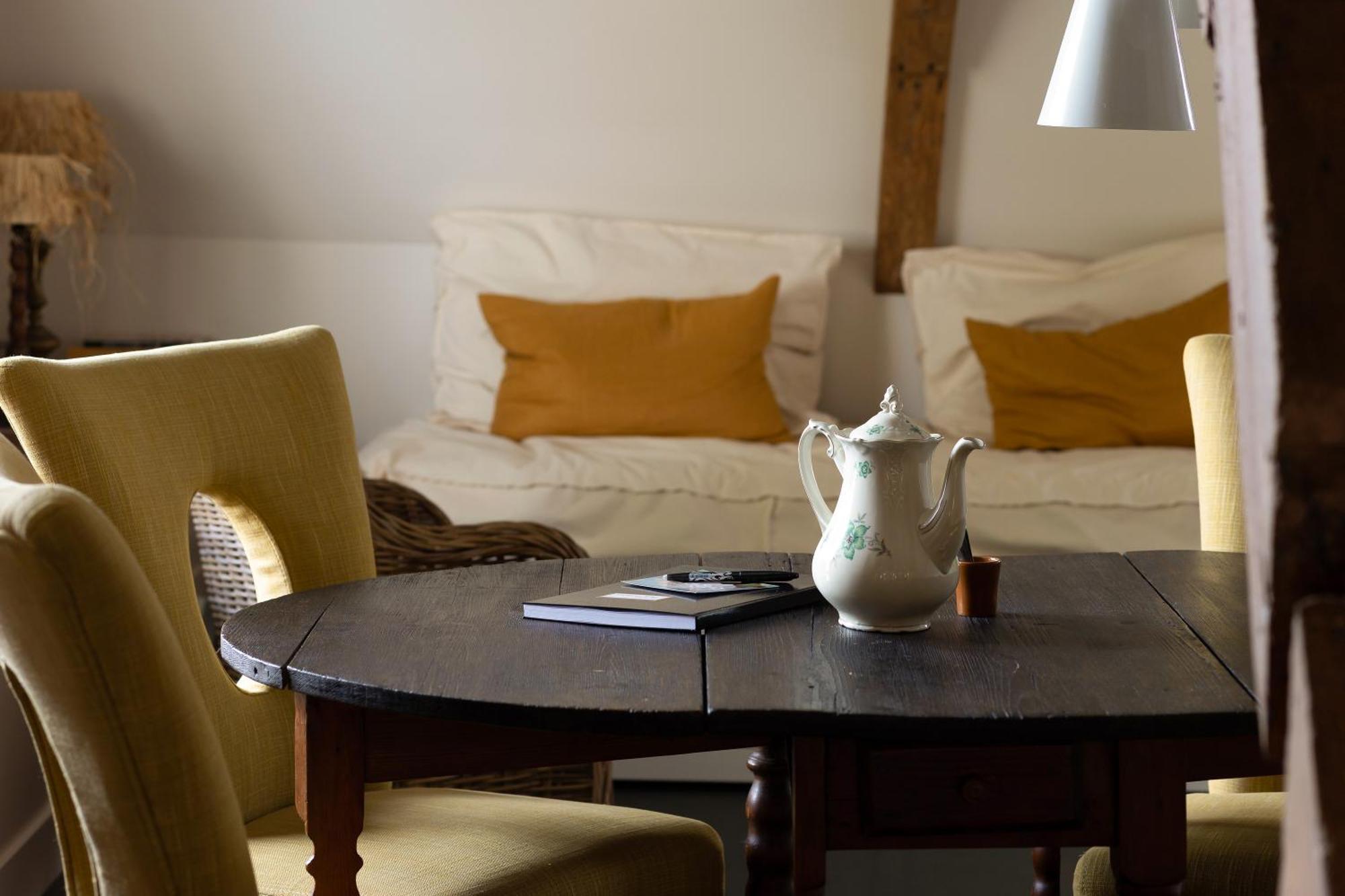 Boutique Hotel Jongwijs Westzaan Buitenkant foto
