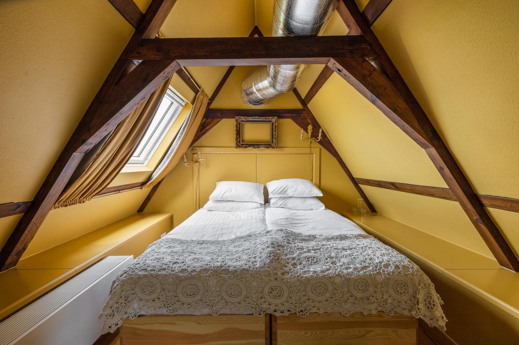 Boutique Hotel Jongwijs Westzaan Buitenkant foto